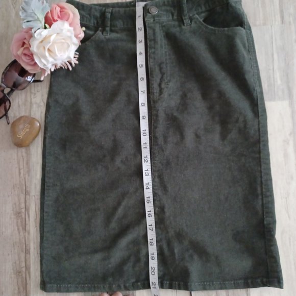 WOMEN'S CORDUROY SKIRT BRAND NEAR & DEAR / SIZE S / OLIVE GREEN COLOR - Picture 7 of 8